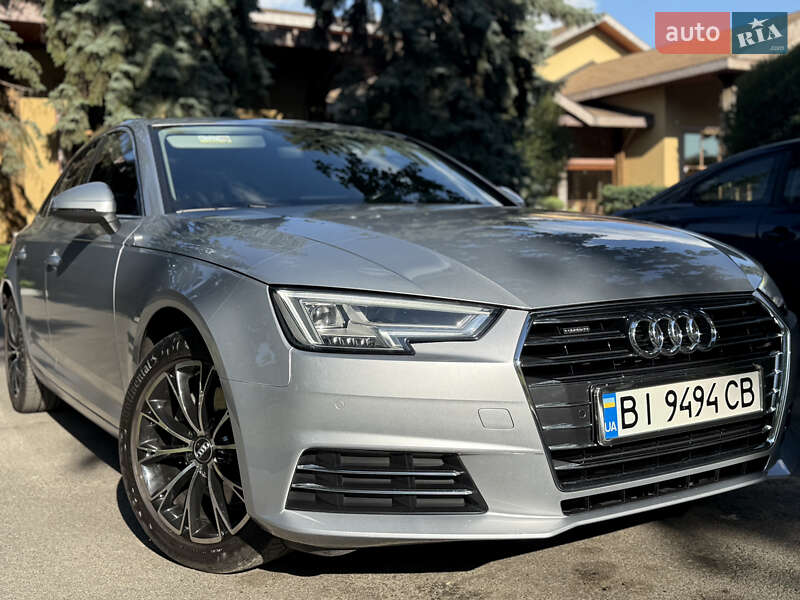 Седан Audi A4 2015 в 