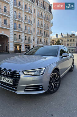 Седан Audi A4 2015 в 