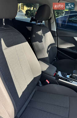 Седан Audi A4 2015 в 