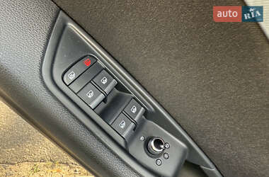 Седан Audi A4 2015 в 