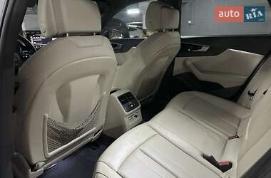 Седан Audi A4 2020 в 
