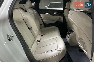 Седан Audi A4 2020 в 