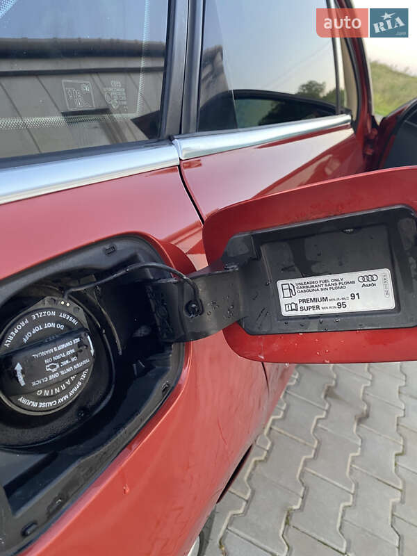 Седан Audi A4 2012 в Горохове