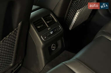 Седан Audi A4 2020 в 
