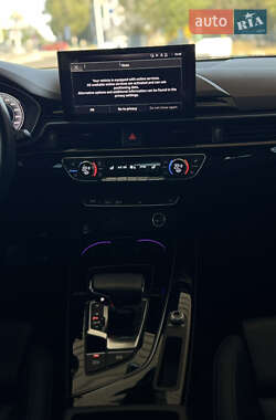 Седан Audi A4 2020 в 