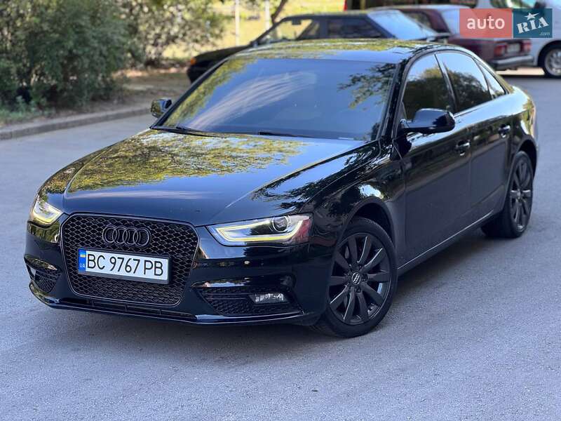 Седан Audi A4 2012 в Запоріжжі