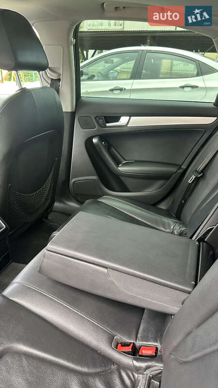 Седан Audi A4 2013 в Трускавці