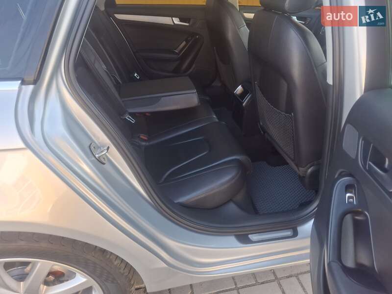Седан Audi A4 2013 в Житомире