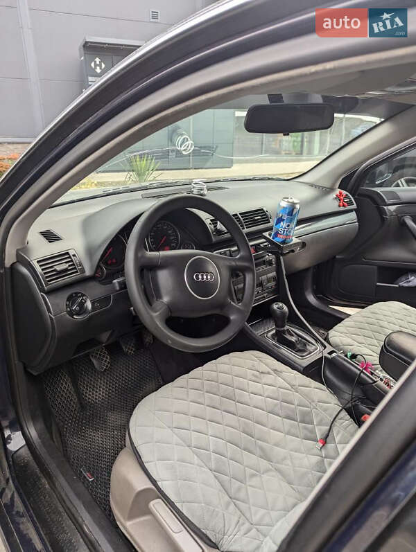 Универсал Audi A4 2001 в Сарнах
