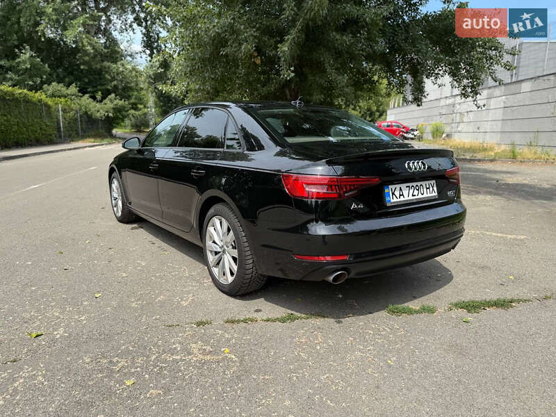 Седан Audi A4 2016 в Киеве