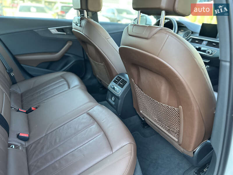 Седан Audi A4 2017 в Луцке