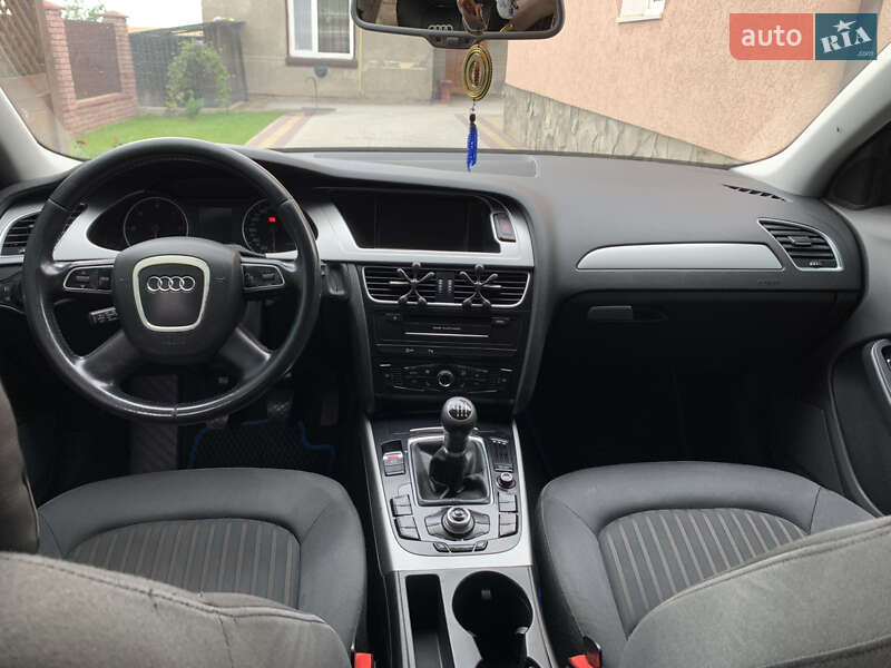 Универсал Audi A4 2010 в Сокале