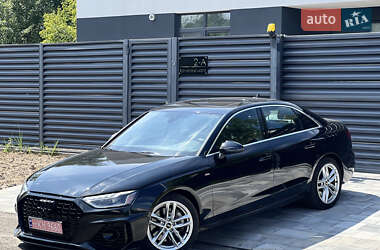 Седан Audi A4 2022 в 