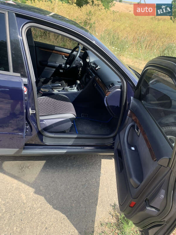 Седан Audi A4 2001 в Захарьевке