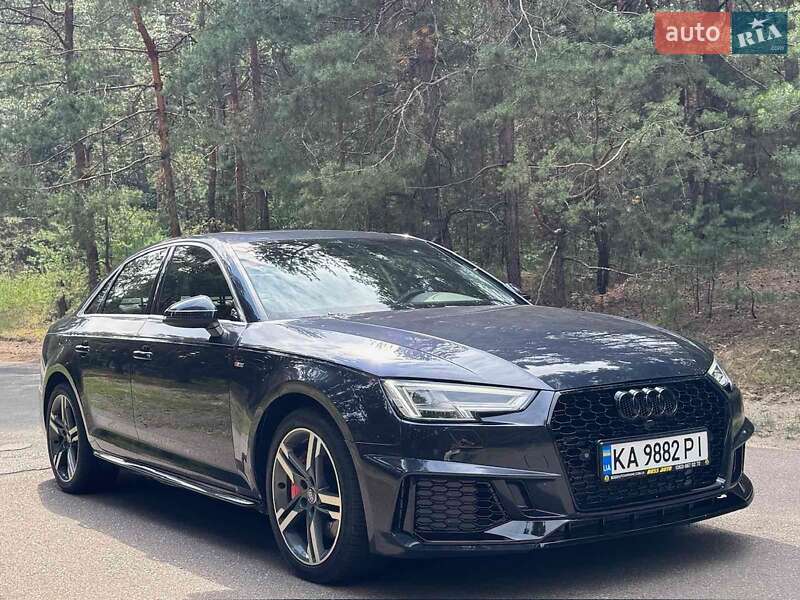 Седан Audi A4 2017 в Киеве