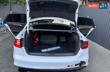 Седан Audi A4 2013 в 