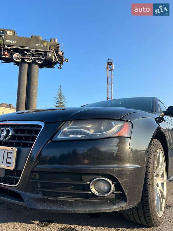 Седан Audi A4 2012 в Хмельницькому