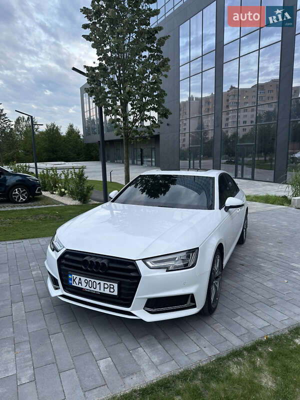 Седан Audi A4 2016 в 