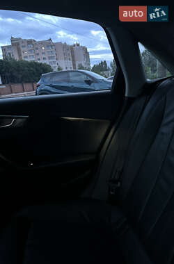 Седан Audi A4 2016 в 