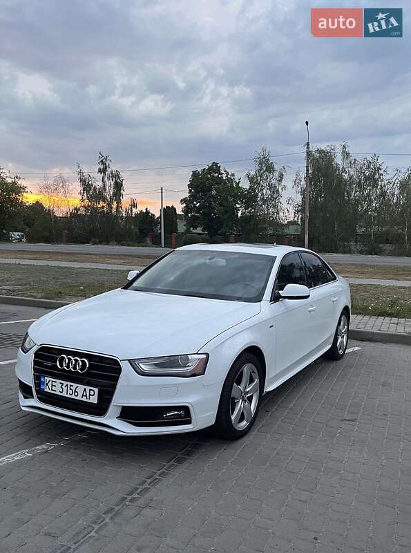 Седан Audi A4 2015 в 