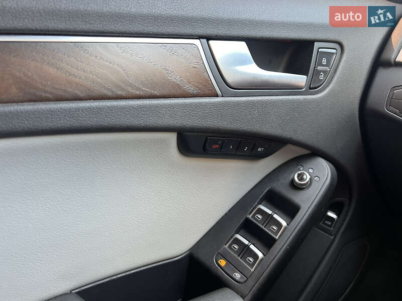 Седан Audi A4 2012 в Полтаві