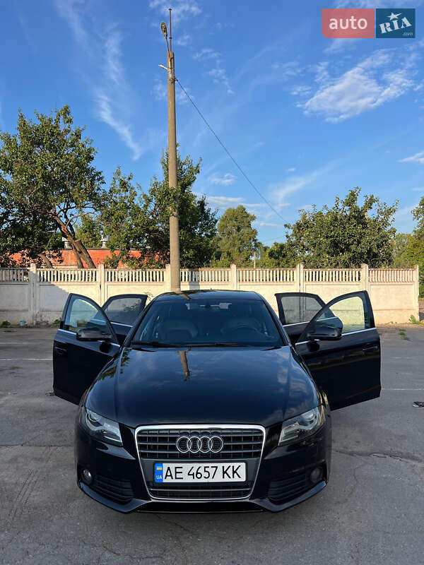 Седан Audi A4 2010 в Чернигове