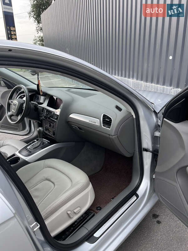 Седан Audi A4 2011 в Киеве