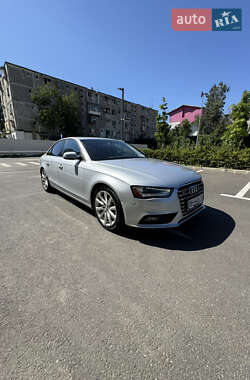 Седан Audi A4 2012 в 