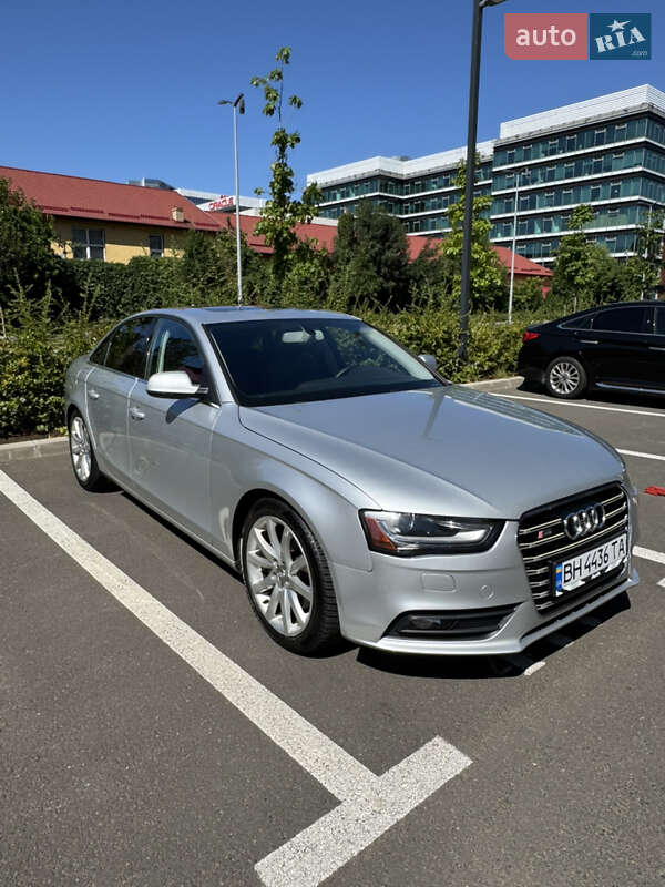 Седан Audi A4 2012 в 