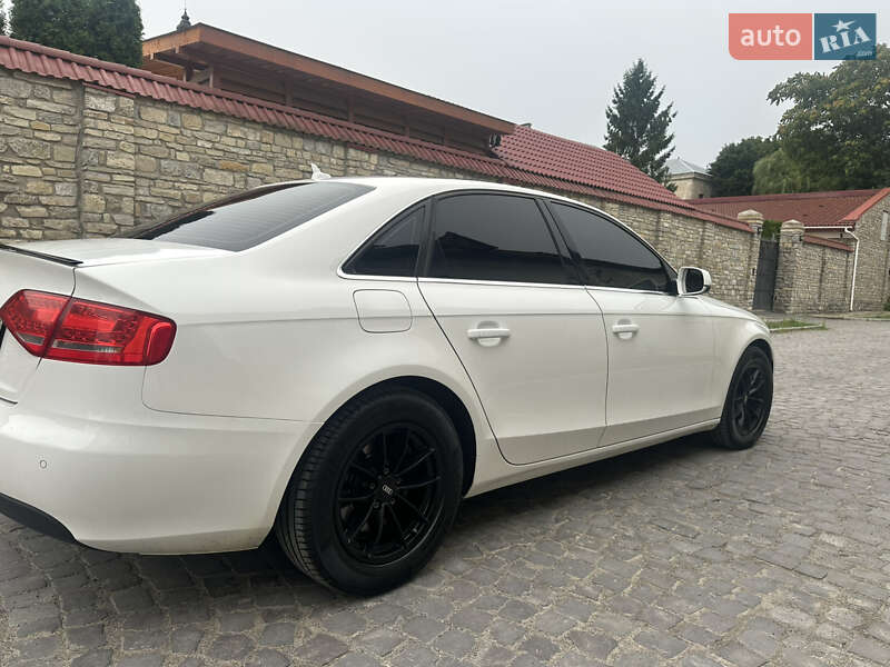Седан Audi A4 2010 в Каменец-Подольском
