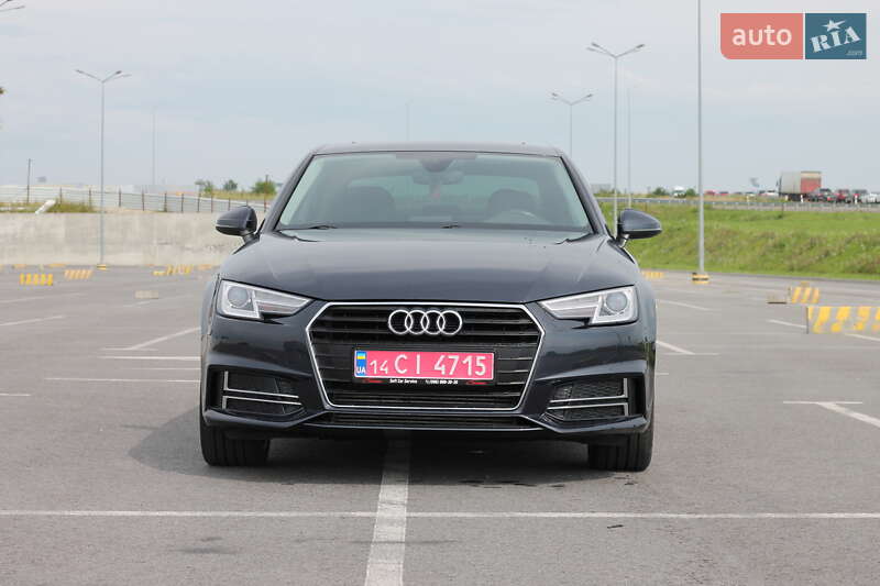 Седан Audi A4 2018 в Львове