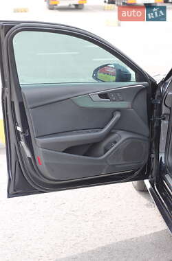 Седан Audi A4 2018 в Львове