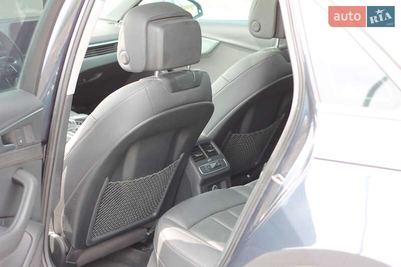 Седан Audi A4 2018 в Львове