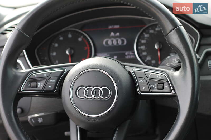 Седан Audi A4 2018 в Львове