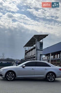 Седан Audi A4 2016 в 