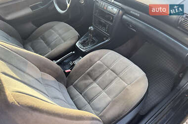 Седан Audi A4 1996 в 