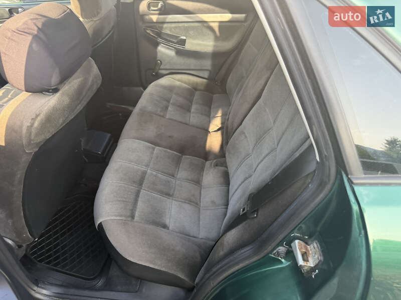 Седан Audi A4 1996 в Тячеві