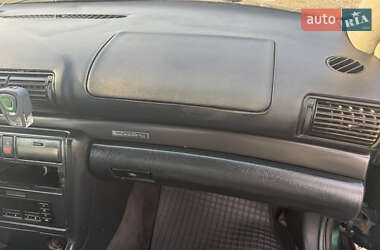 Седан Audi A4 1996 в 