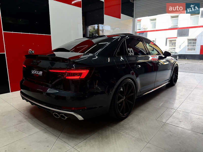 Седан Audi A4 2017 в Одессе