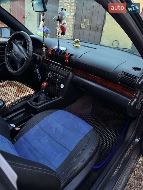 Седан Audi A4 1996 в Демидовке