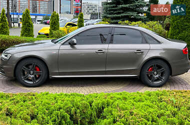 Седан Audi A4 2013 в 