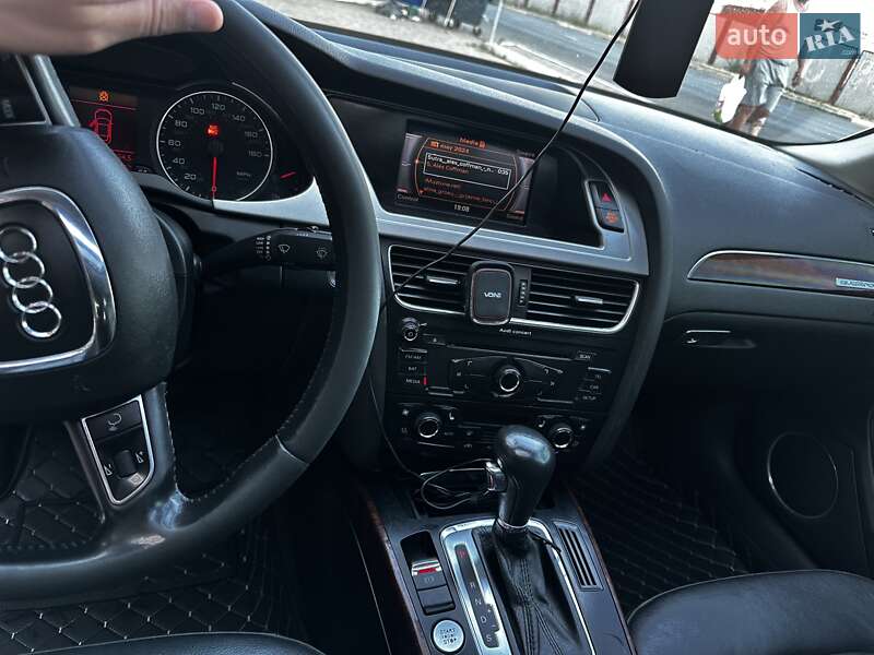 Седан Audi A4 2012 в Новгород-Сіверському