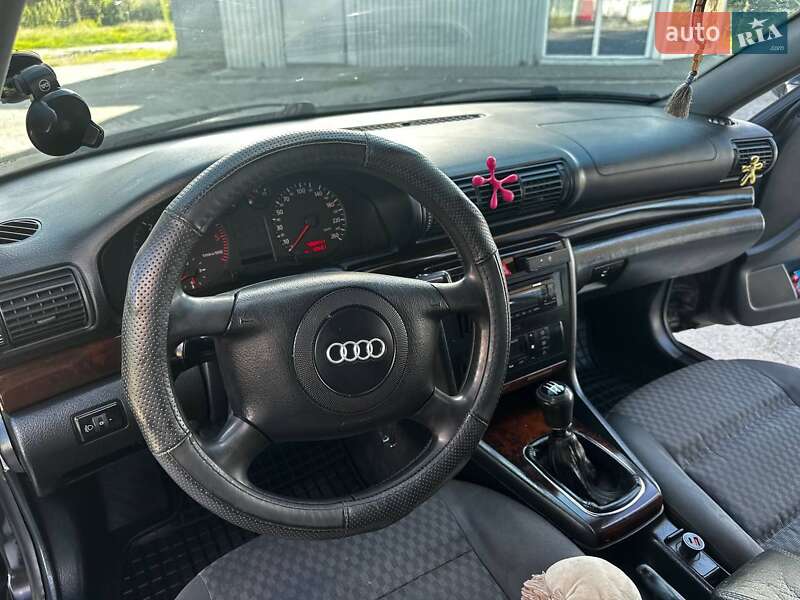 Седан Audi A4 1999 в Львове
