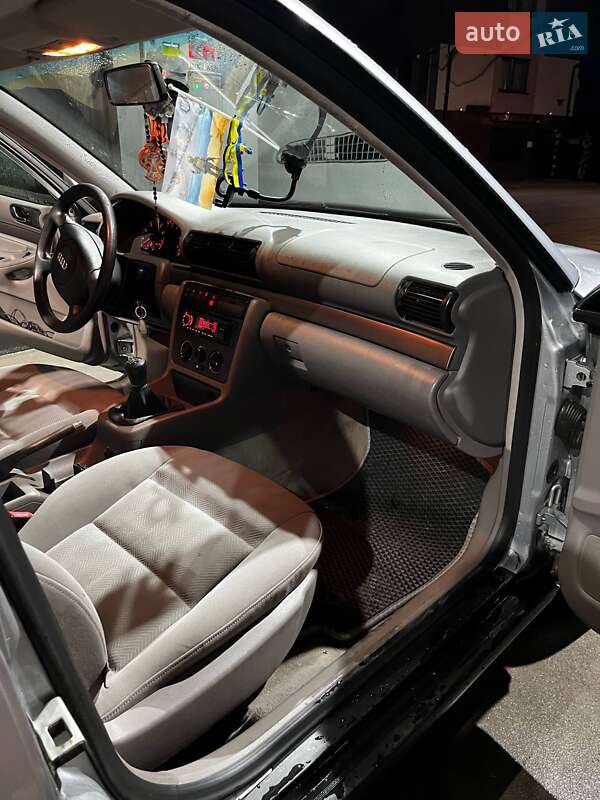 Седан Audi A4 1998 в Ивано-Франковске