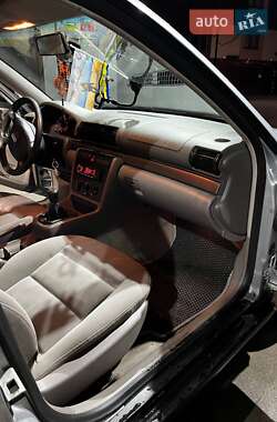 Седан Audi A4 1998 в 