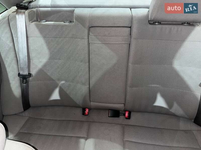 Седан Audi A4 1998 в Ивано-Франковске