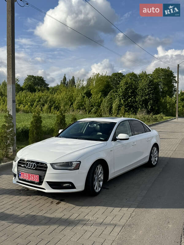 Седан Audi A4 2012 в Ровно