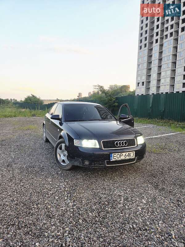 Седан Audi A4 2001 в Ровно