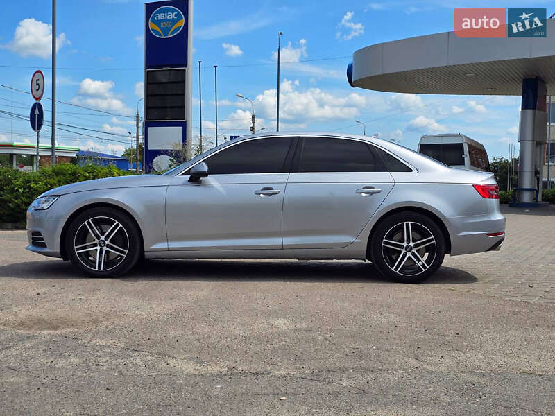 Седан Audi A4 2016 в Сумах
