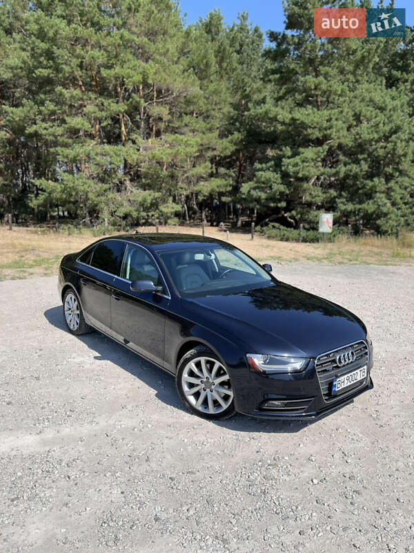 Седан Audi A4 2013 в 